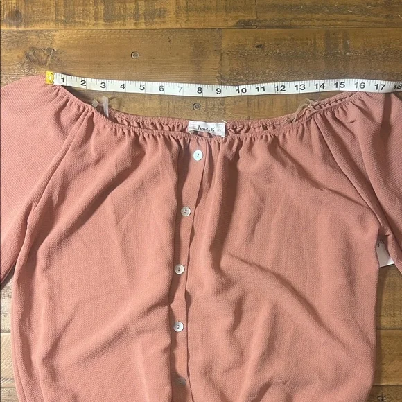 Women's Off-Shoulder Button-Up Top - Pink - Picture 4 of 7